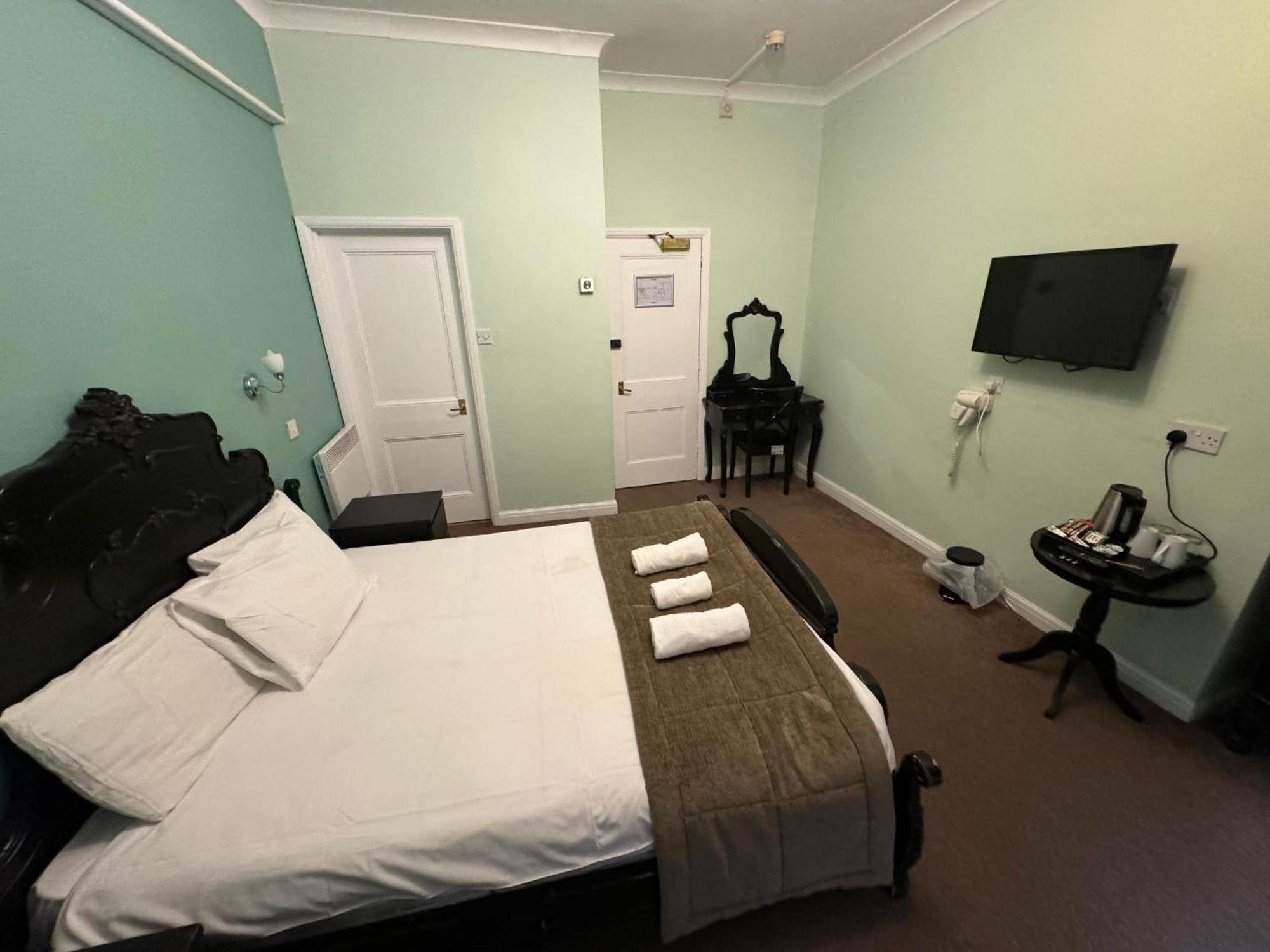 The George Hotel Батъл Екстериор снимка